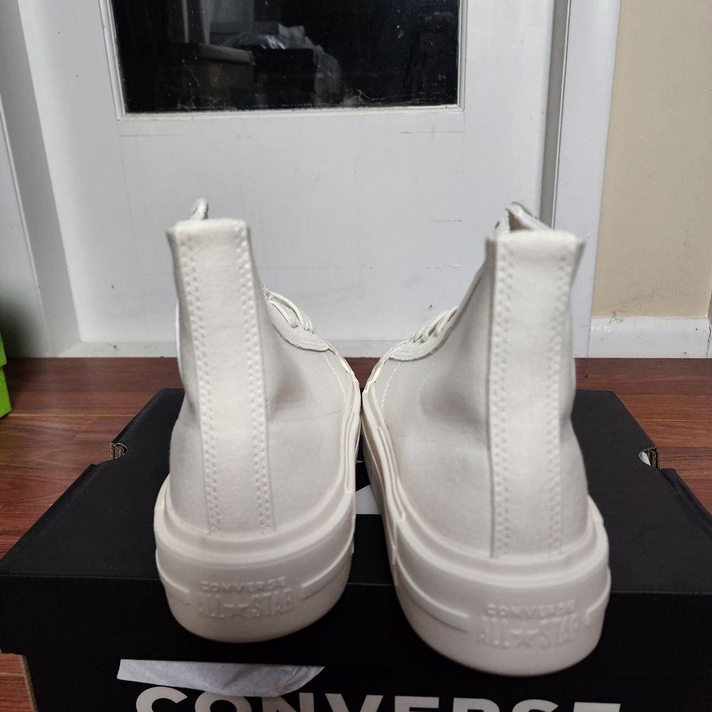 Converse Chuck Taylor White Cruise Hightop Platform Sneakers - Womens 9 NIB - Picture 4 of 8